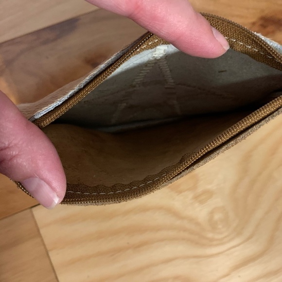 Cowhide and suede zippered pouch with star - Picture 5 of 7